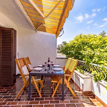 Punta Debij Select Apartman Punat
