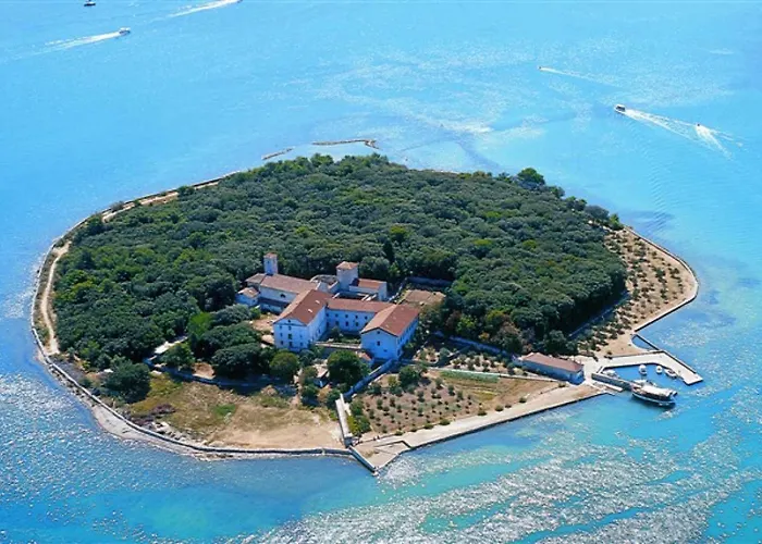 Laura アパート *