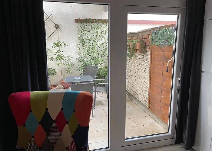 Laura アパート *