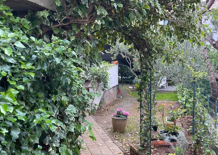 Laura アパート プナト